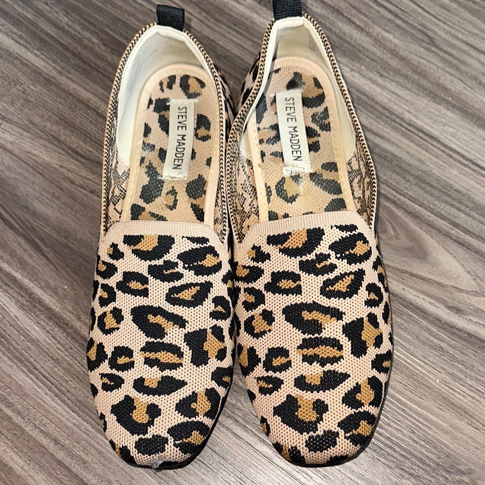 Steve Madden Black and Tan Leopard Flats